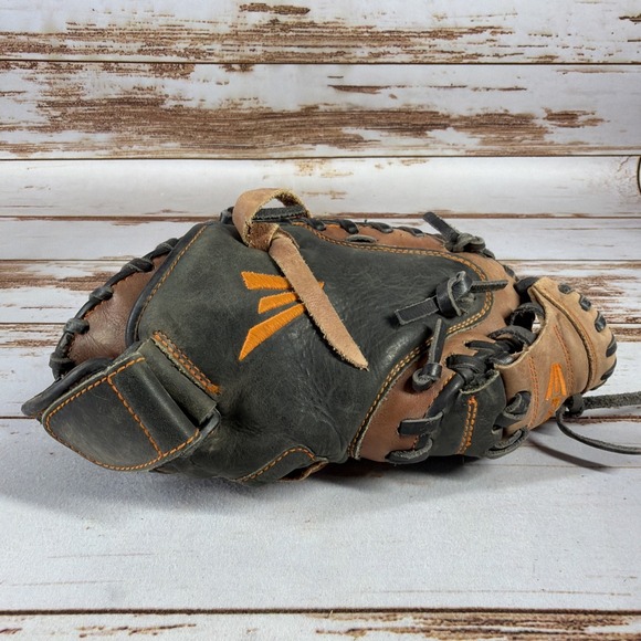 Easton MKY 2 Youth Catchers Mitt Black Leather LHT Game Ready – Used - Picture 5 of 9